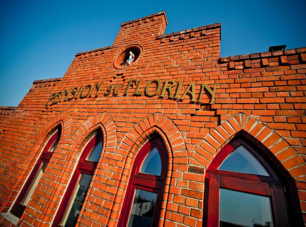 Pension Sv. Florian Hlučín エクステリア 写真
